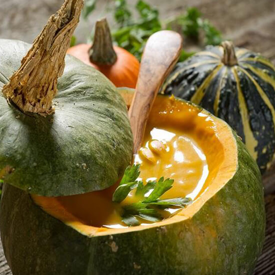 شوربة اليقطين (القرع) الأخضر والمرتديلا